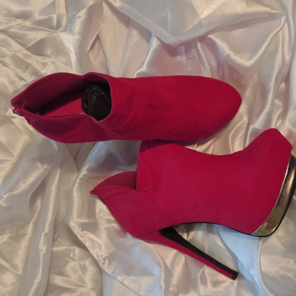 Platform booties red size 9 never worn